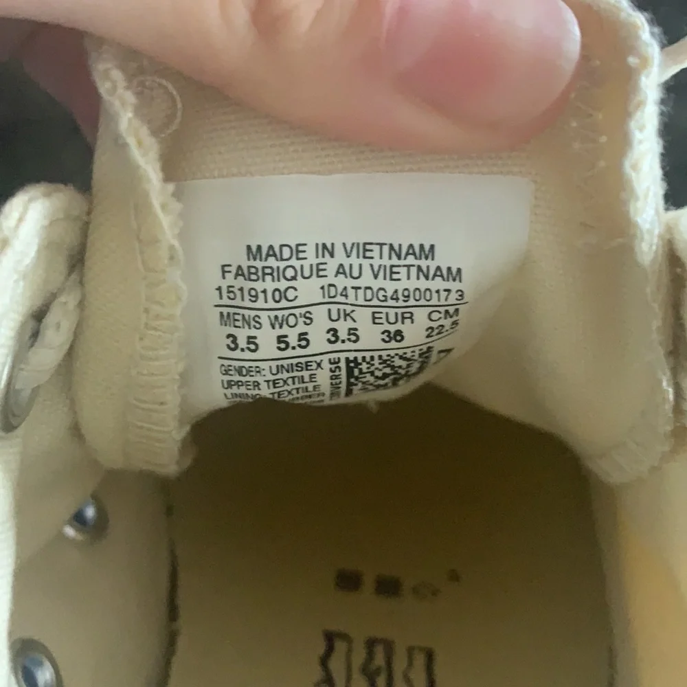 Yellow Converse - Picture 5 of 5